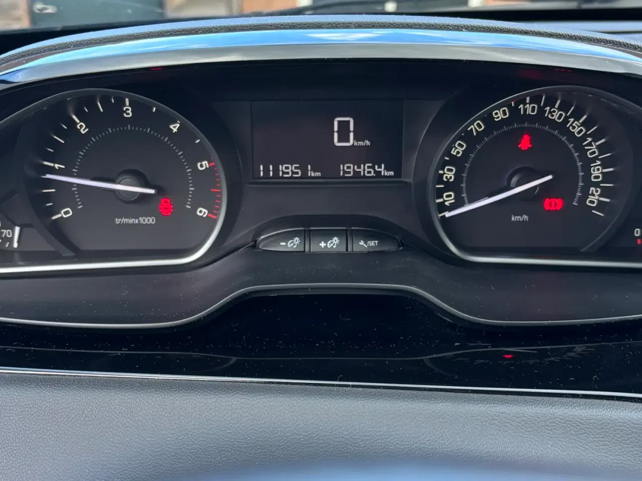 Billede 5 - Peugeot 208 1,5 BlueHDi 100 Signature Sky