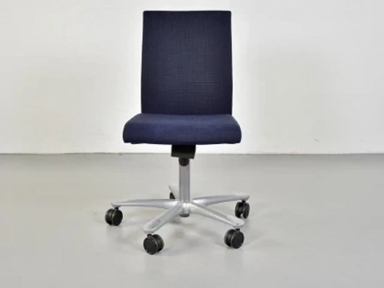 Billede 1 - Häg h04 credo 4200 kontorstol med blåt polster og høj ryg