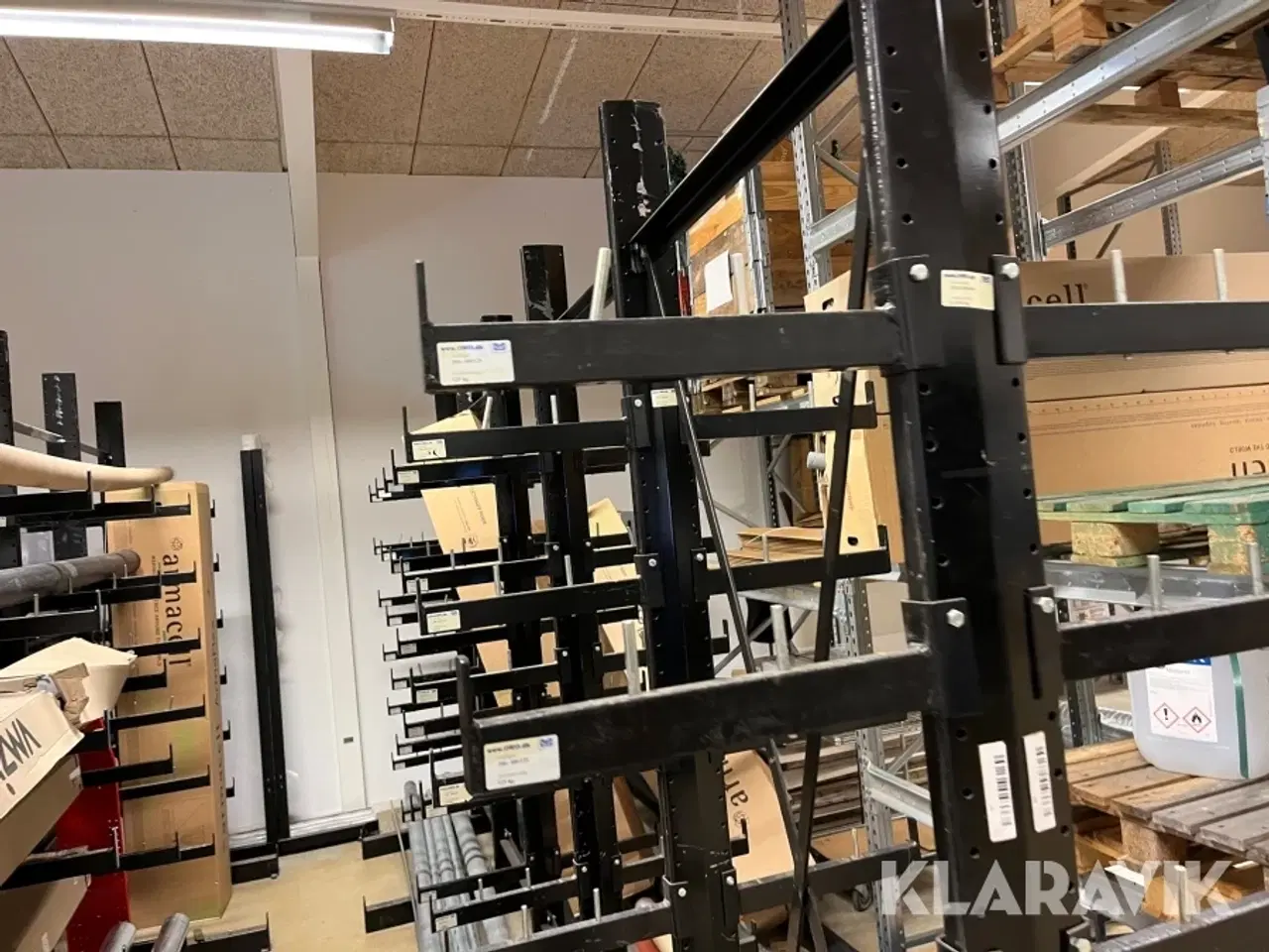 Billede 10 - Grenreol en række