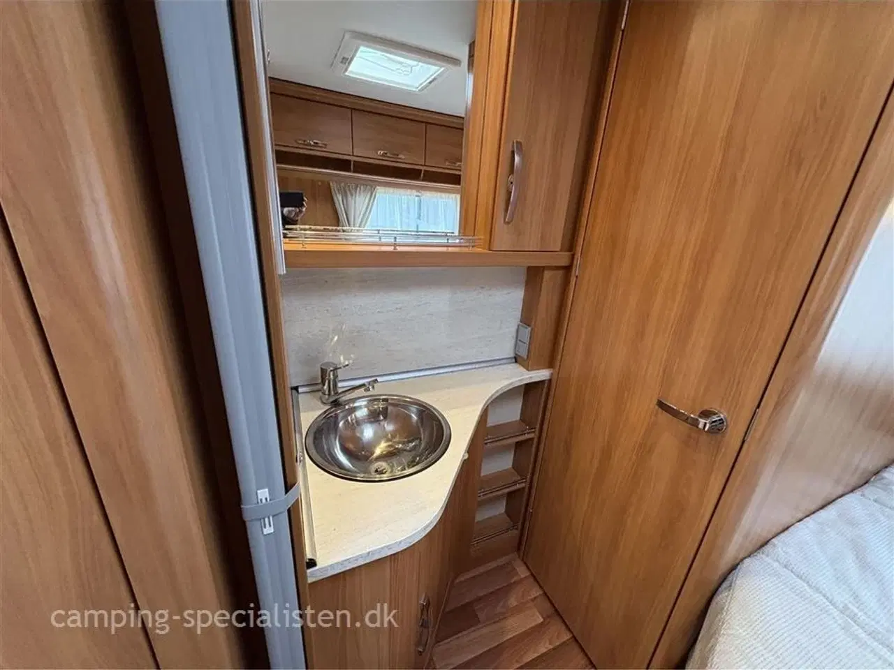Billede 11 - 2014 - Hymer Nova Luxus Line 465 Hymer Nova Luxusline 465 2014 - Se den nu hos Camping-Specialisten.dk