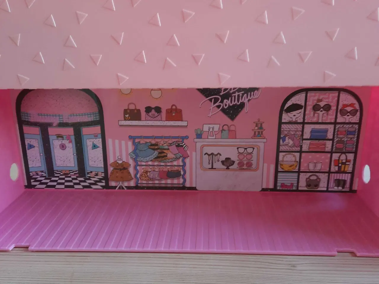 Billede 9 - LOL transporthus med figurer mm