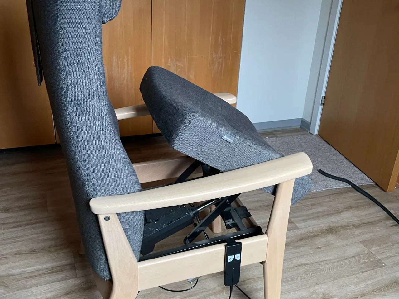 Billede 4 - Farstrup seniorstol m. løfte funktion