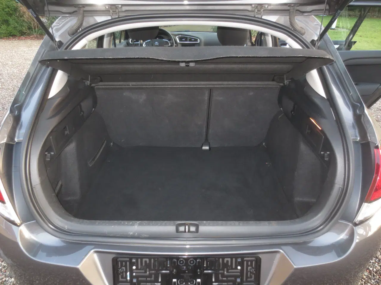 Billede 12 - Fin Citroen C 4 1.6 HDi År 2017. 