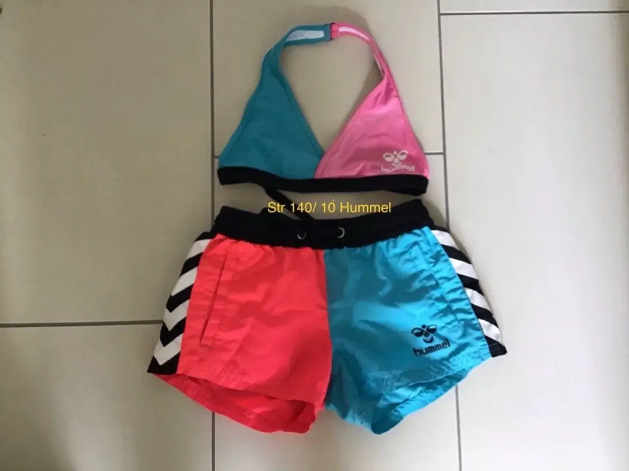 Billede 2 - Bikini Hummel str 140