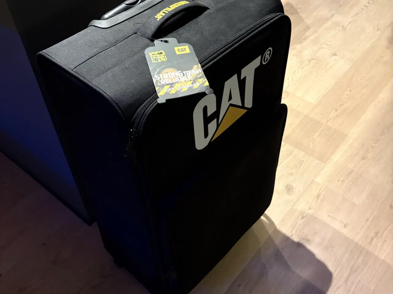 Billede 3 - CAT kuffert 81,5x45x33 cm