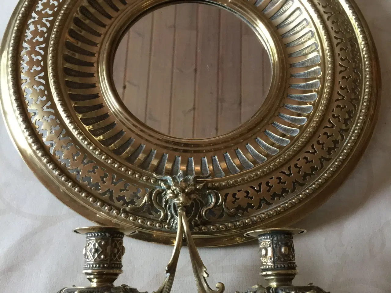 Billede 1 - Gammelt spejl med lysestagesæt
