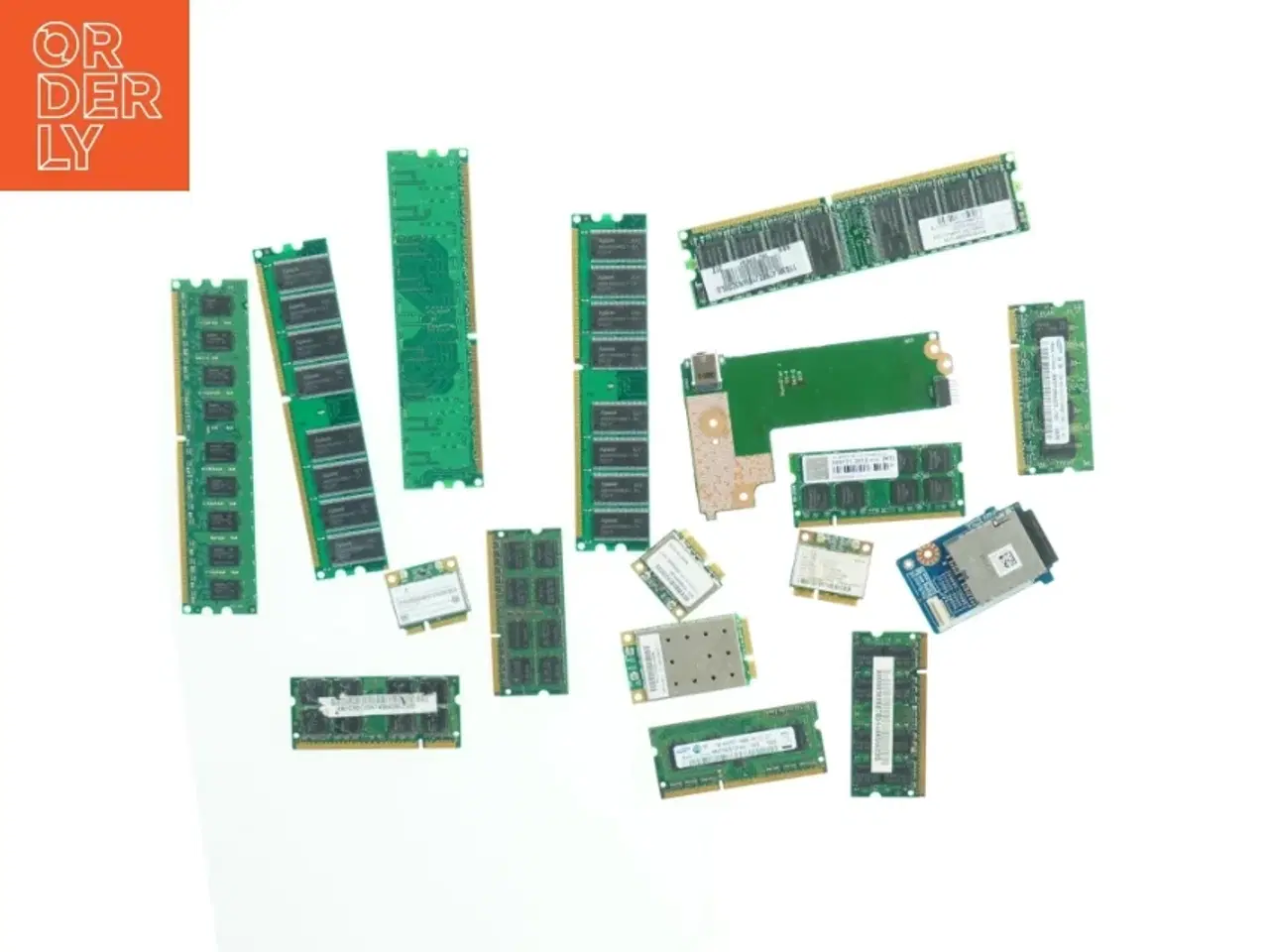 Billede 2 - Samling af computerkomponenter (str. 17 dele)