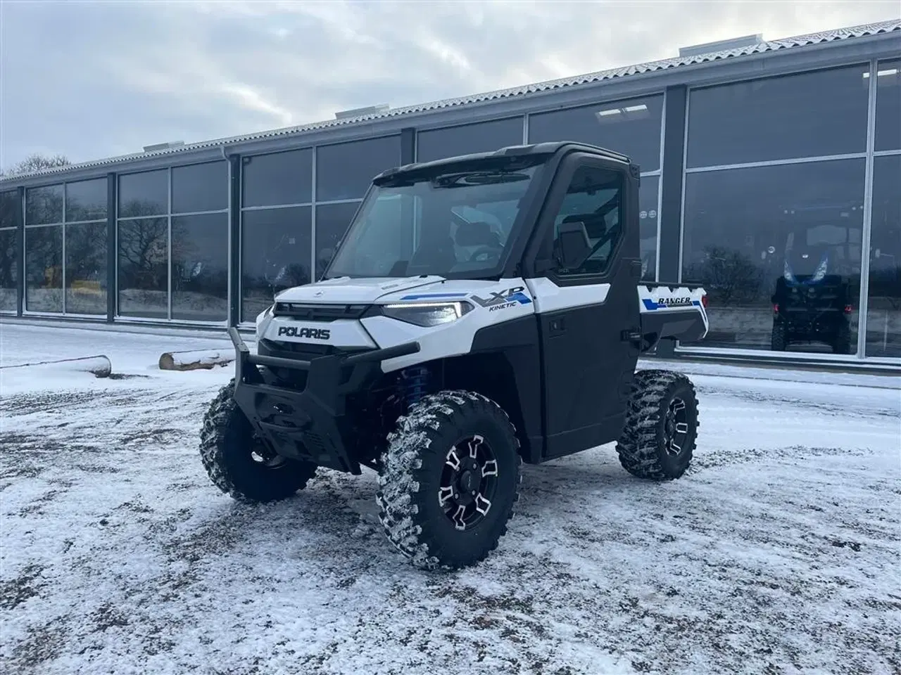 Billede 1 - Polaris Ranger Kinetic EV T3B 60 km/t traktor. Inkl Lukket kabine med varme