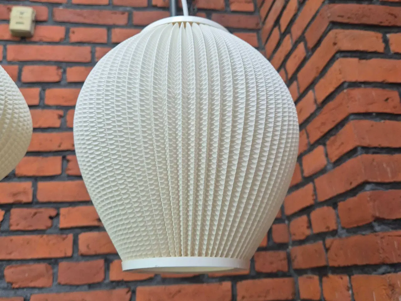 Billede 17 - To smukke Pearl Shade i hvid