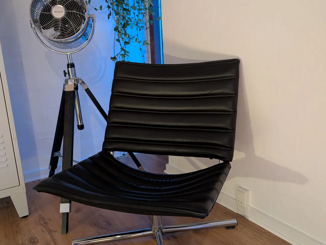 Billede 2 - Loungestol/lænestol i sort og krom