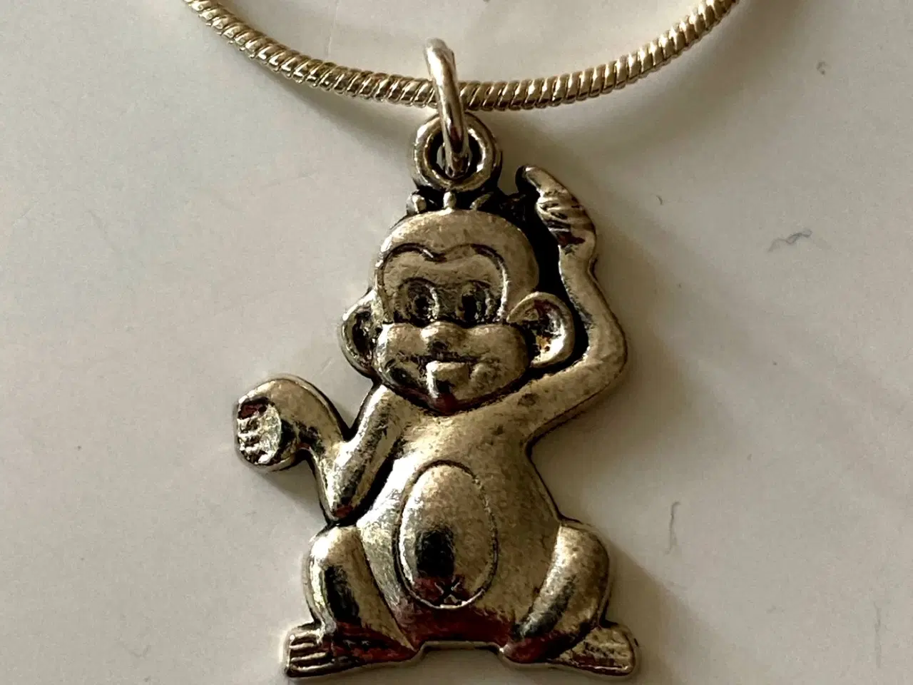 Billede 1 - * Smuk halskæde med glad abe - i Tibetansk Sølv