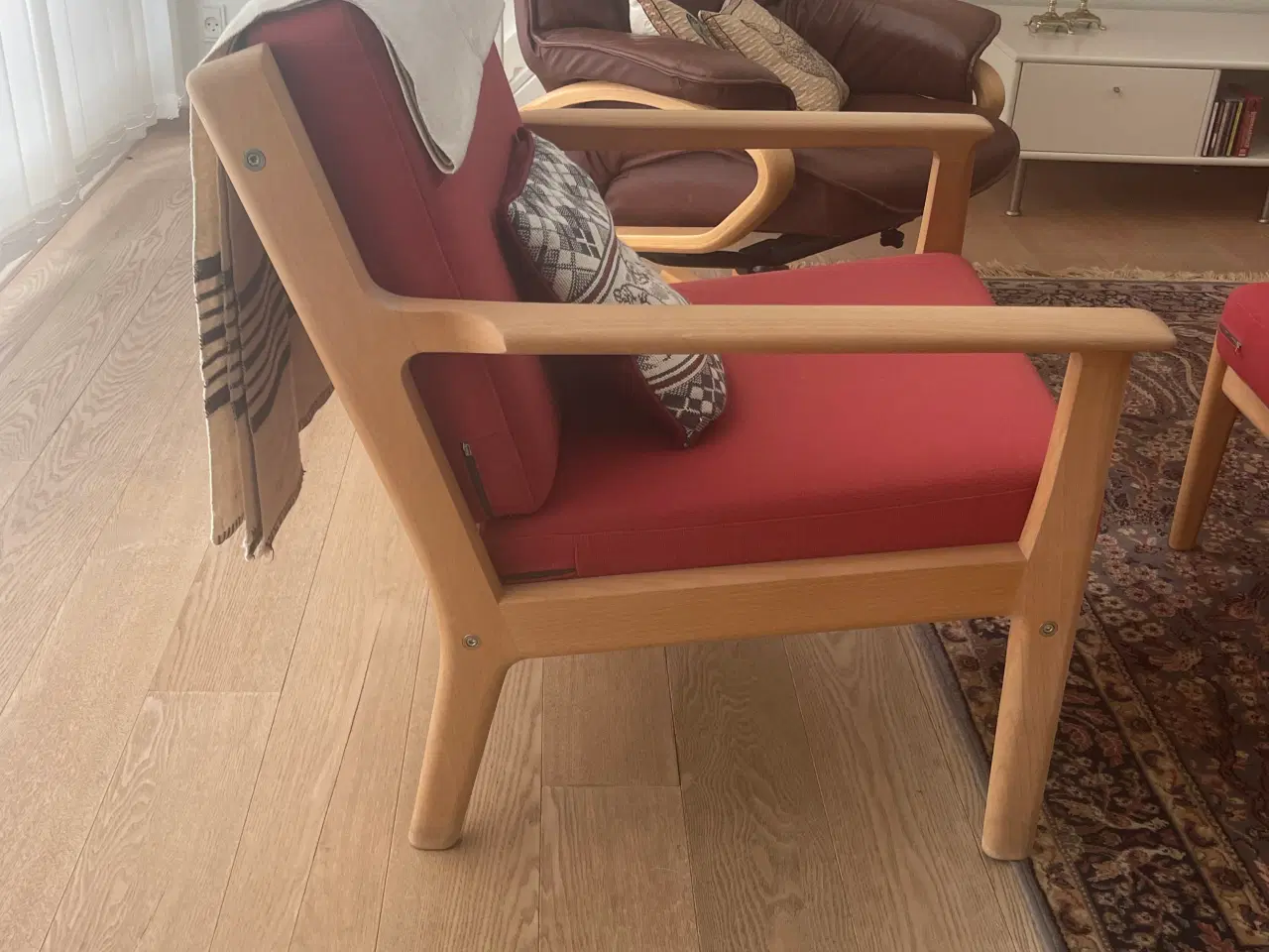 Billede 1 - Wegner.  Getama.   Sofa, 2 stole og en skammel. 