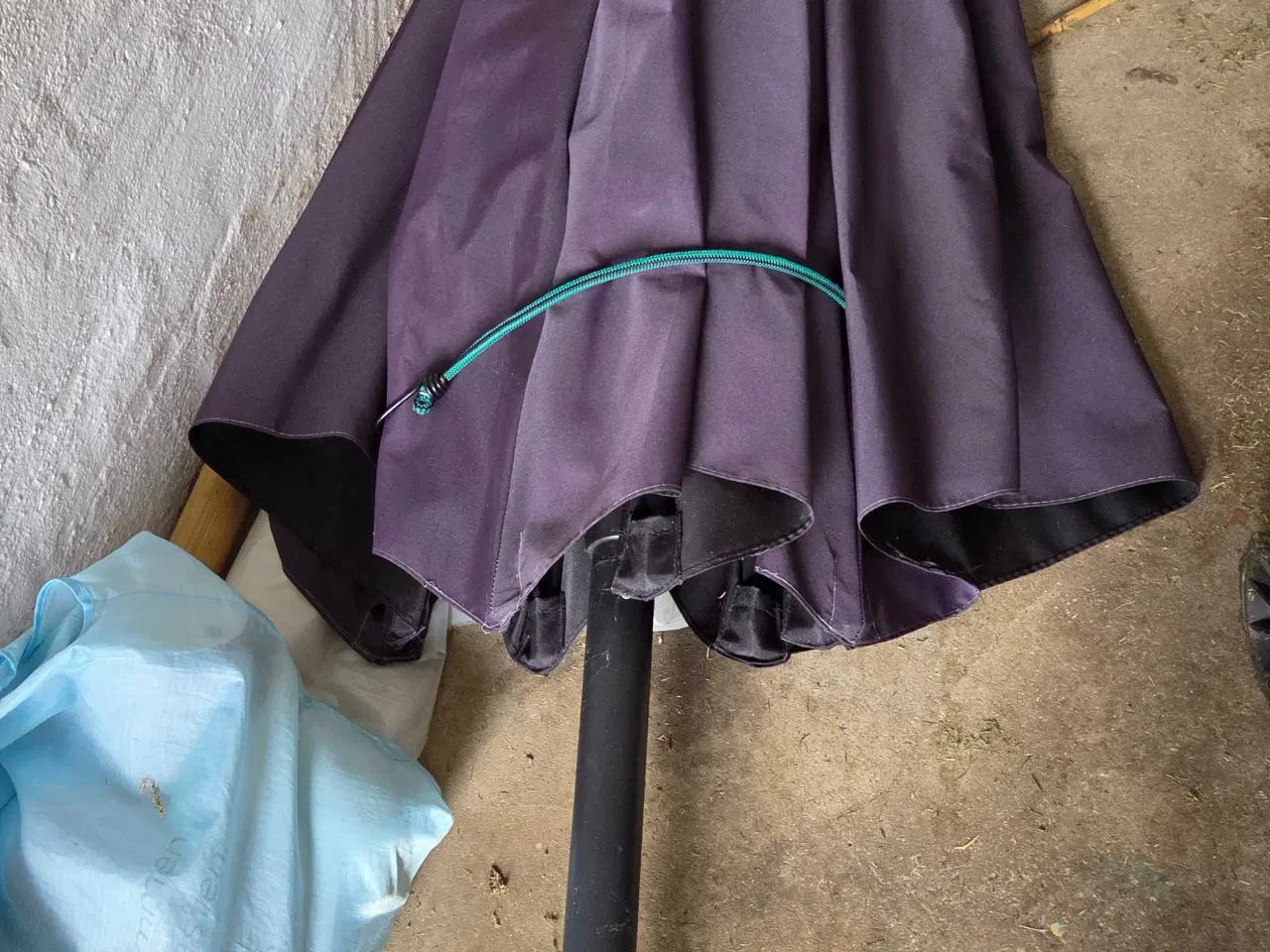 Billede 1 - Parasol med granitfod