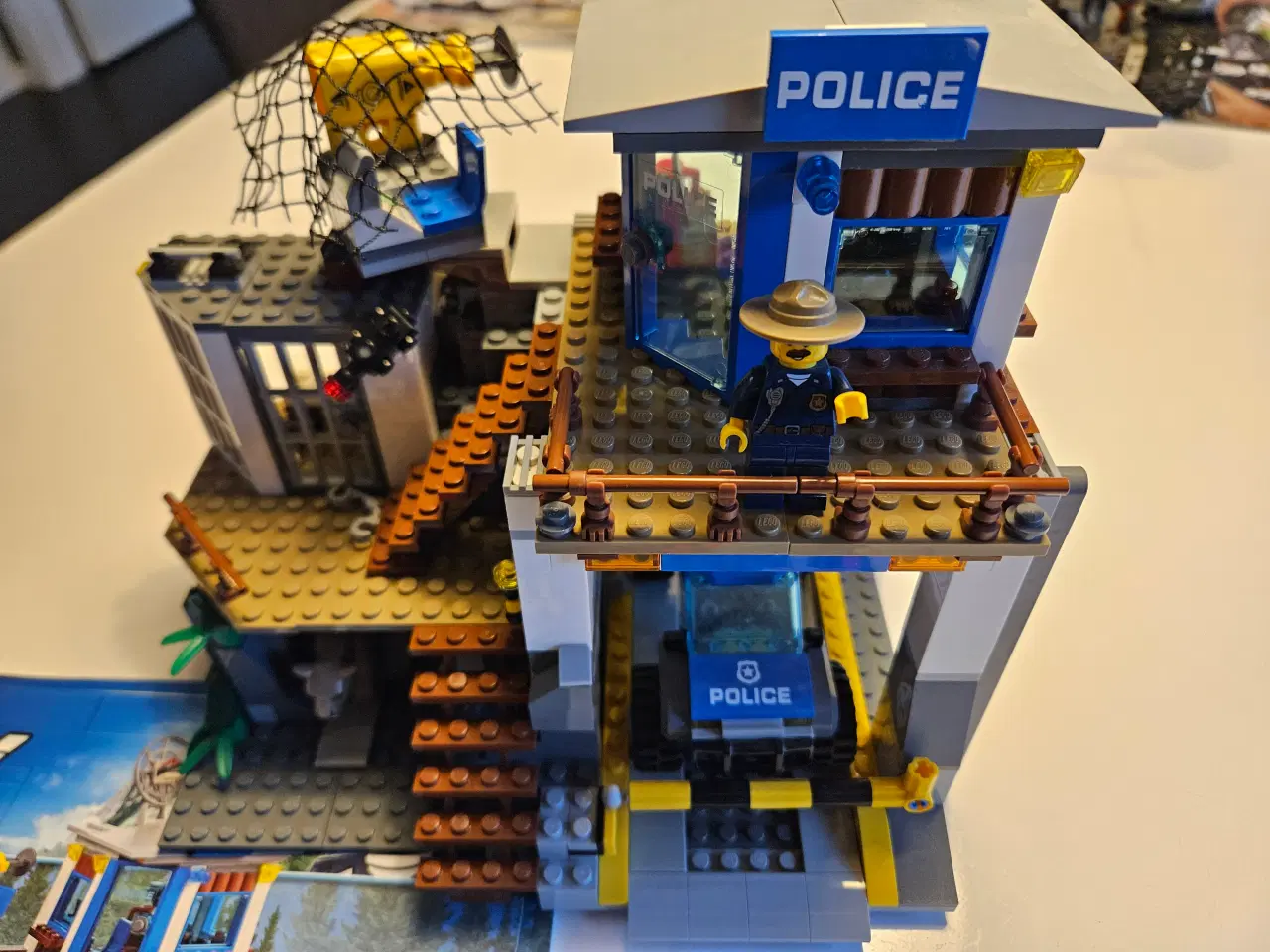 Billede 3 - Lego Bjergpolitiets hovedkvarter