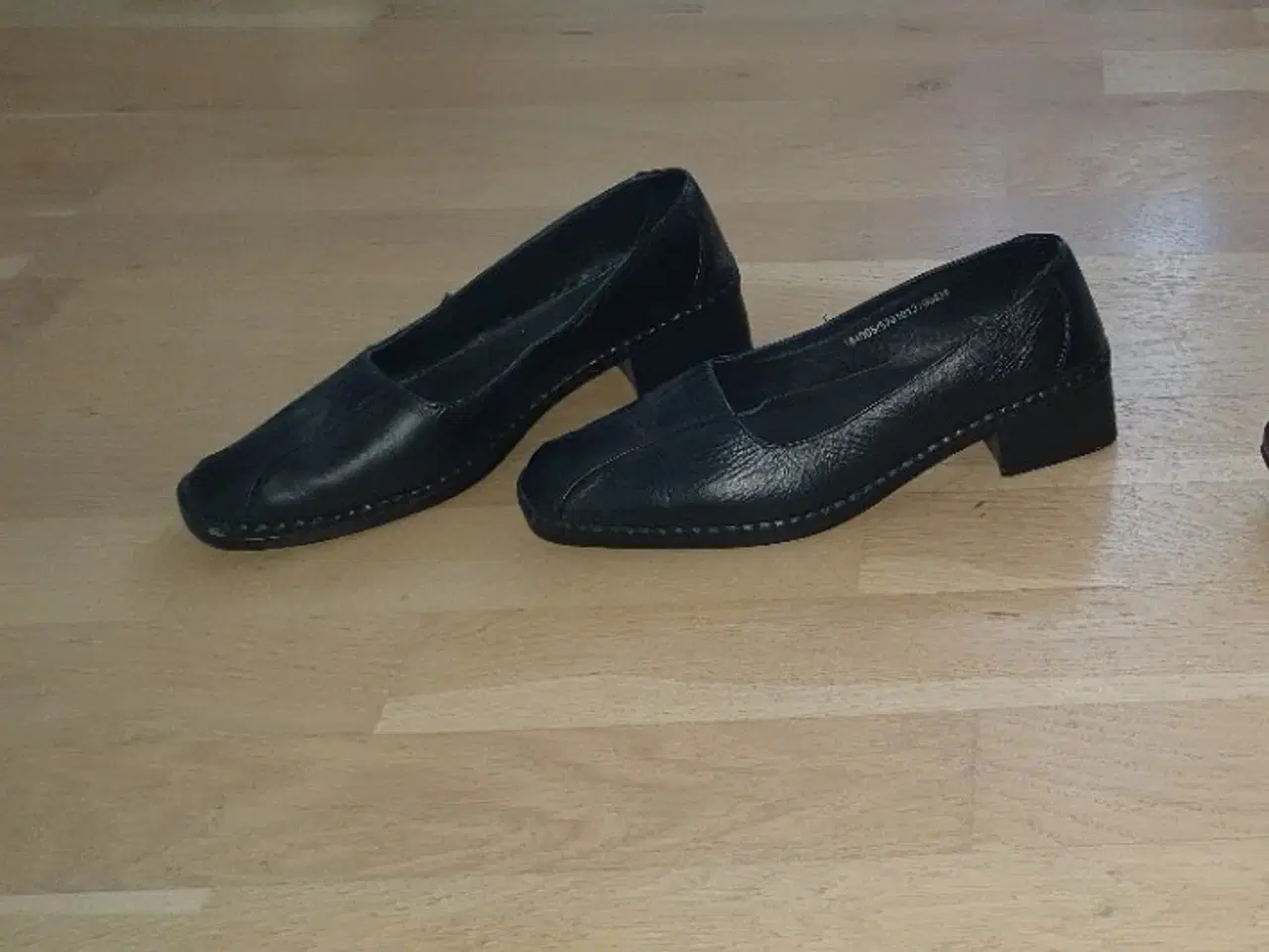 Billede 2 - Damesko