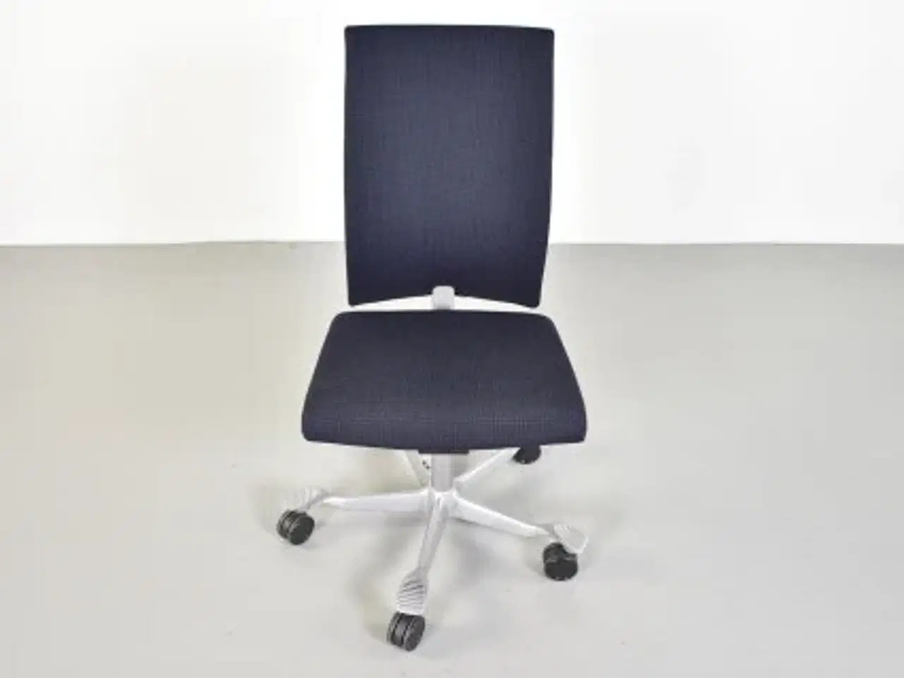 Billede 5 - Häg h04 4400 kontorstol med sort/blå polster og gråt stel