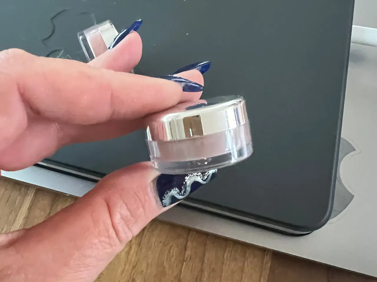 Billede 6 - Lækre nye Bare Minerals lipgloss og øjenskygger