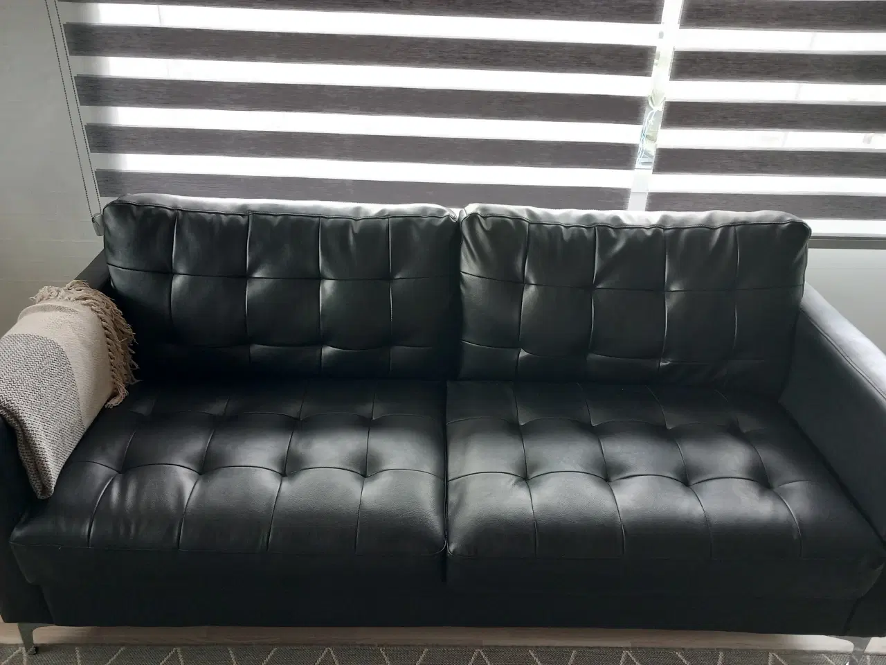 Billede 3 - Sofa sæt i sort, næsten som nyt.