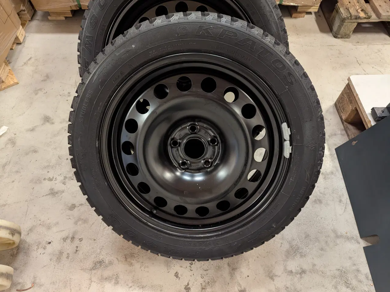 Billede 5 - Komplet sæt fabriksnye vinterhjul til VW ID.3 2021