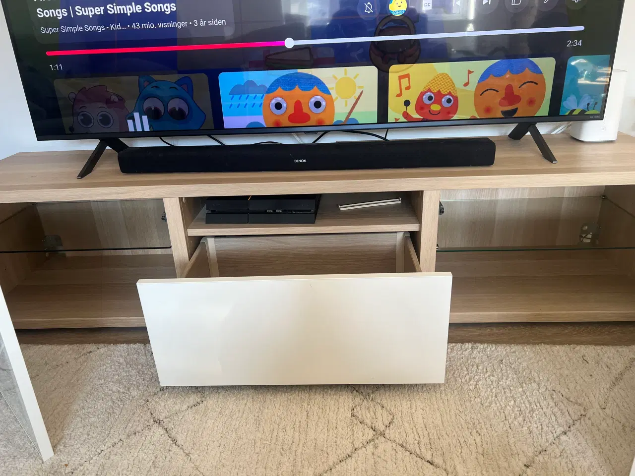 Billede 3 - Tv-bord fra Ikea 