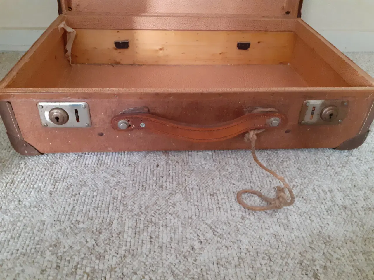 Billede 5 - Gl kuffert.