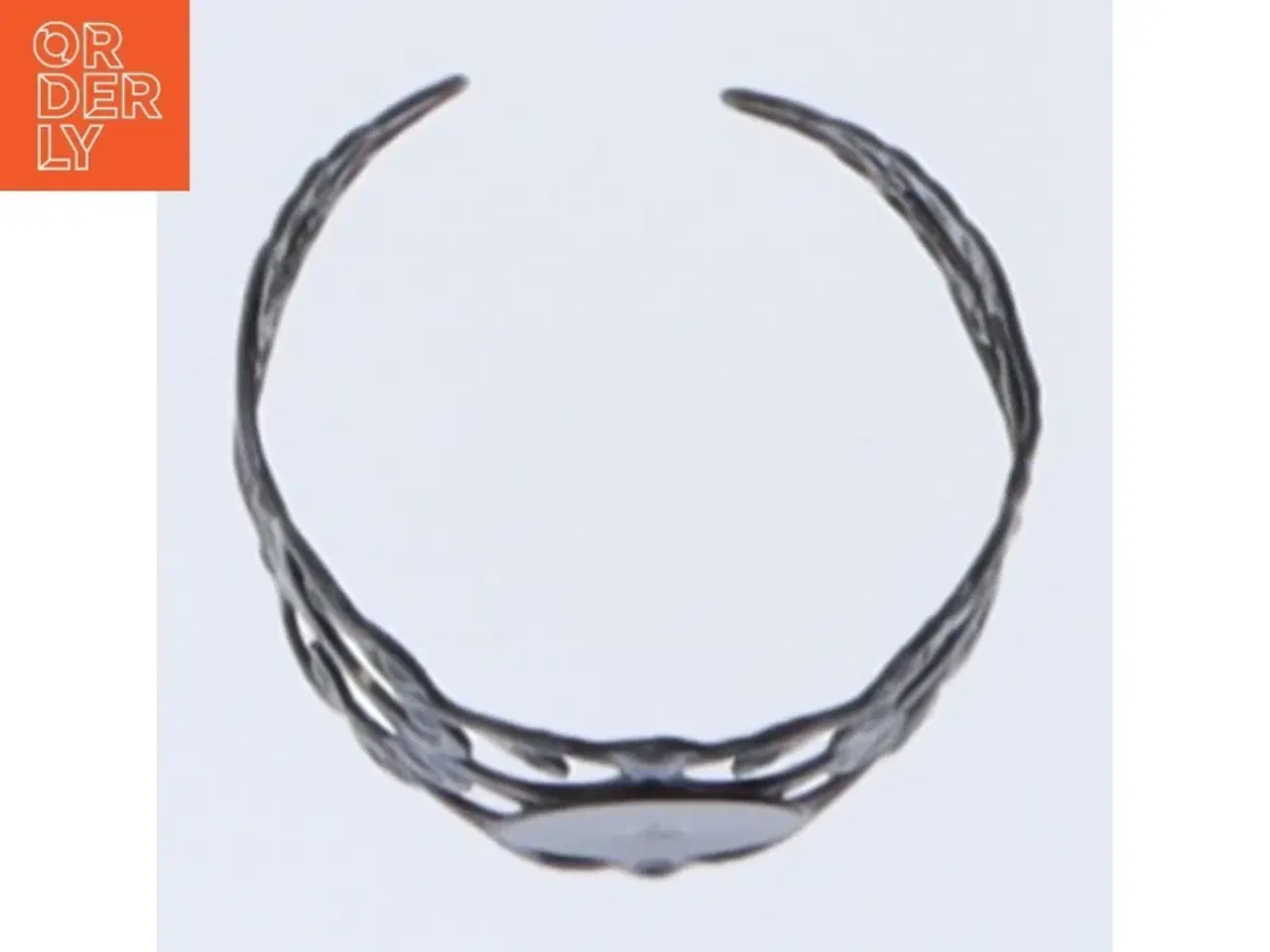Billede 2 - Sort dekoreret ring (str. 63 mm)