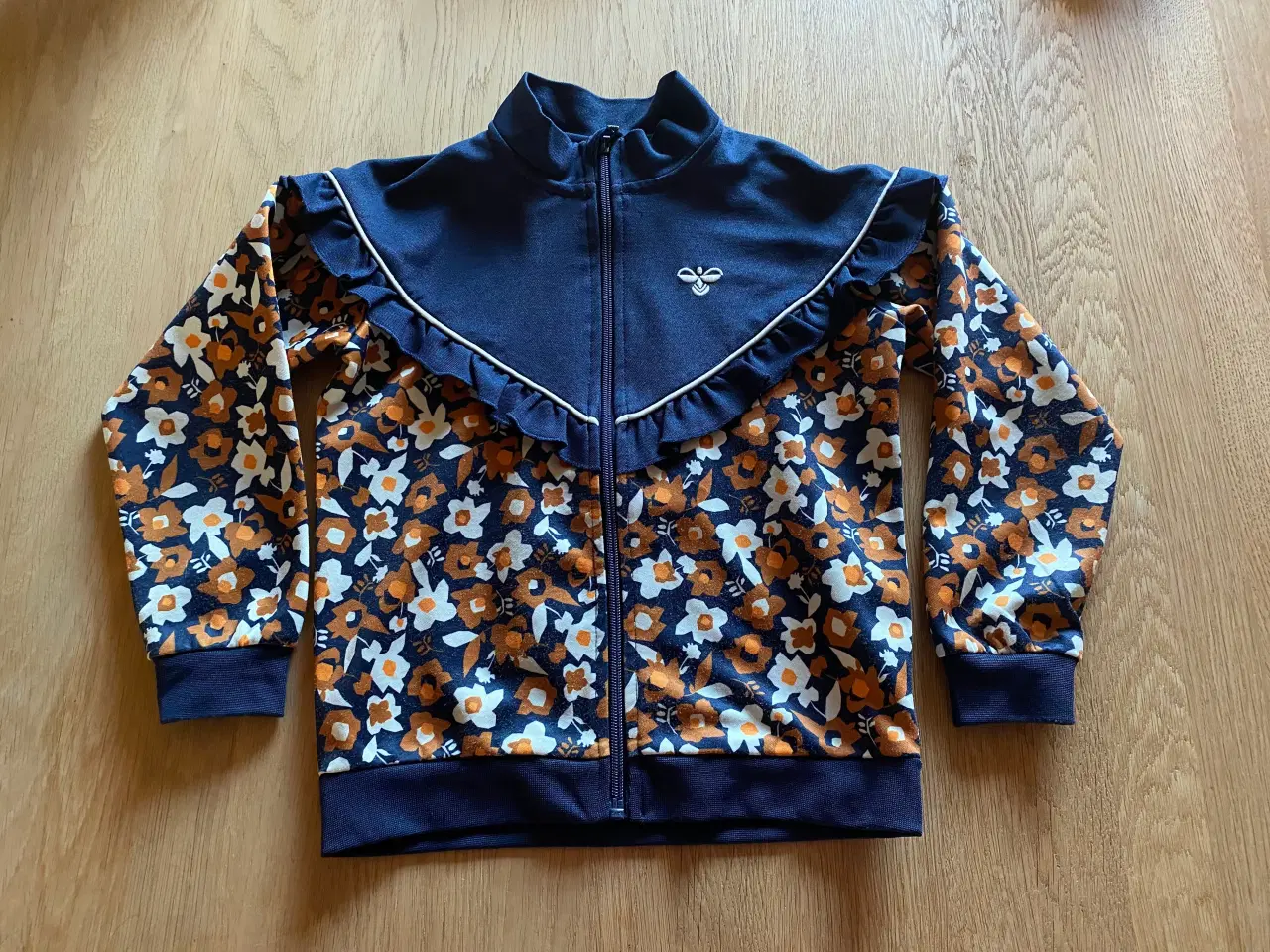 Billede 16 - Hummel kjole 122 og mere tøj i 122