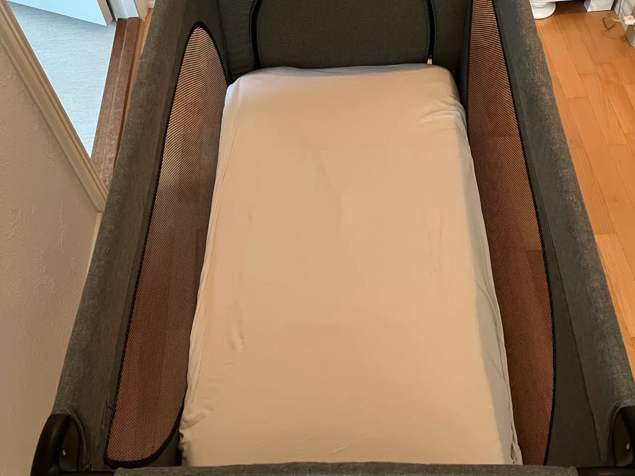 Billede 2 - Weekend seng/ rejseseng