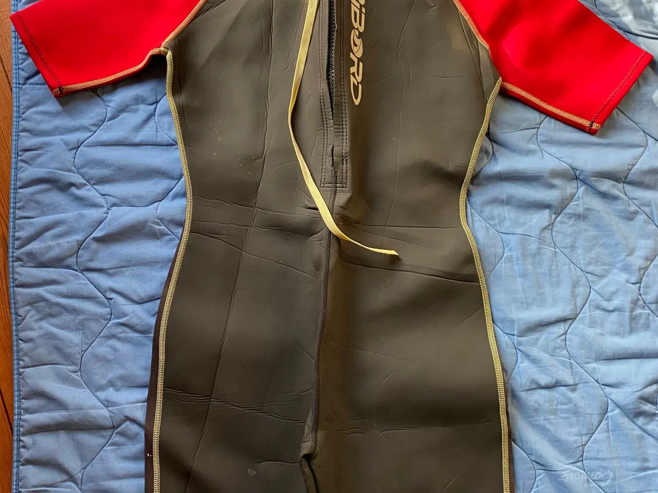 Billede 1 - Våddragt str. 44 men mere en 42