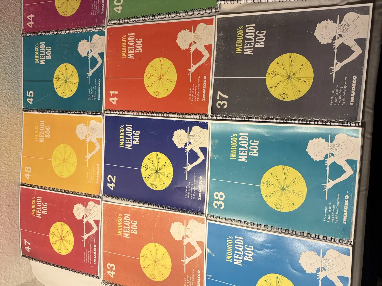 Billede 3 - Nodehæfter Imudigo,sangbogen 1&2 osv. 