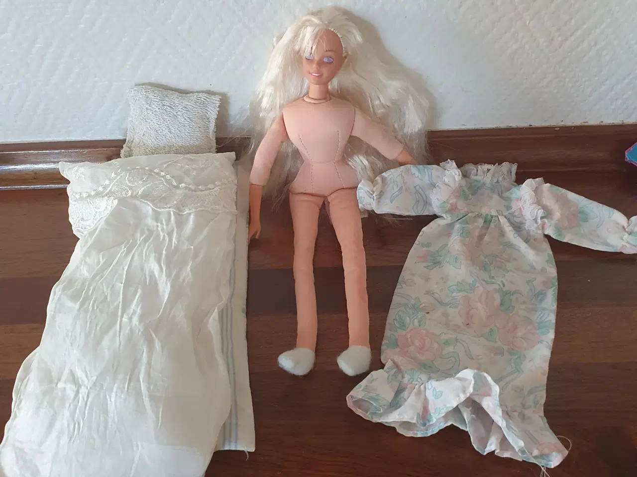 Billede 1 - Bedtime Barbie  fea 1993