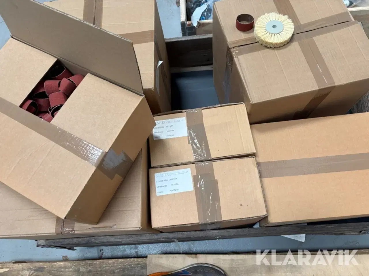Billede 10 - Lot - mini slibebånd og børster - 1 palle