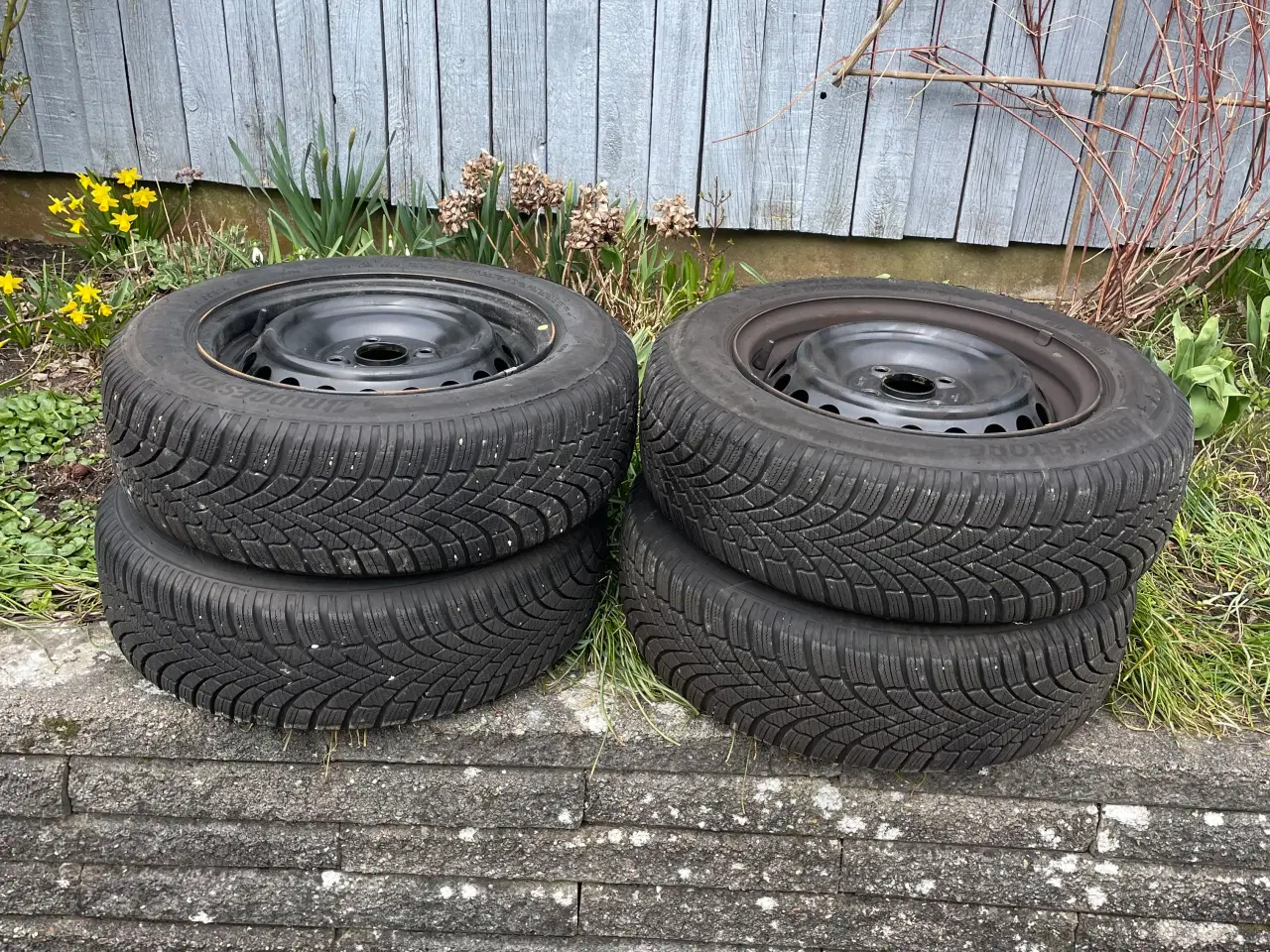 Billede 1 - Vinterdæk med fælge til Hyundai i10