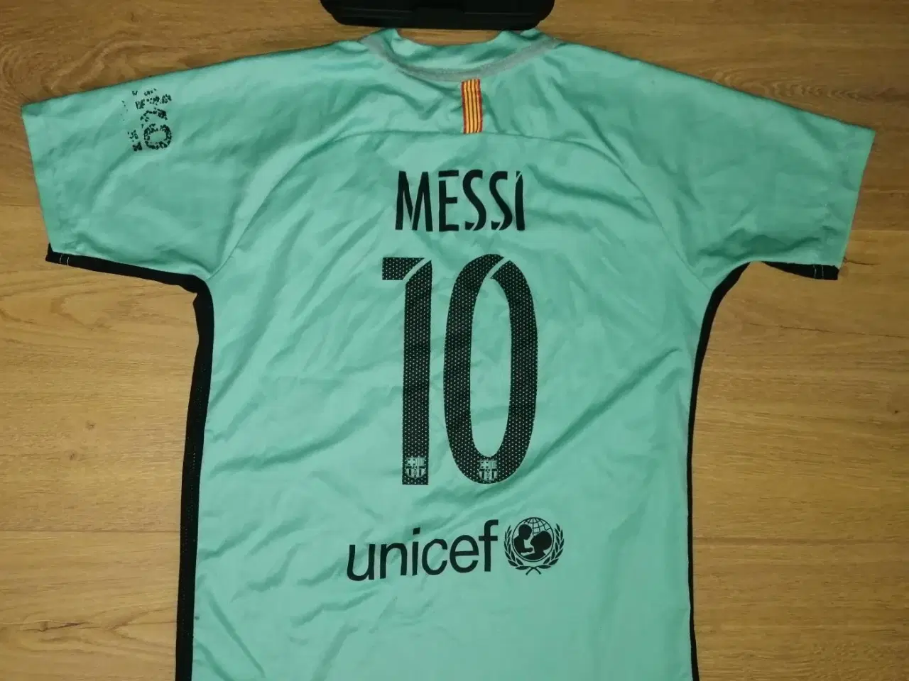 Billede 1 - FC BARCELONA MESSI 16-17, STR 11-12 ÅR OG MADKASSE