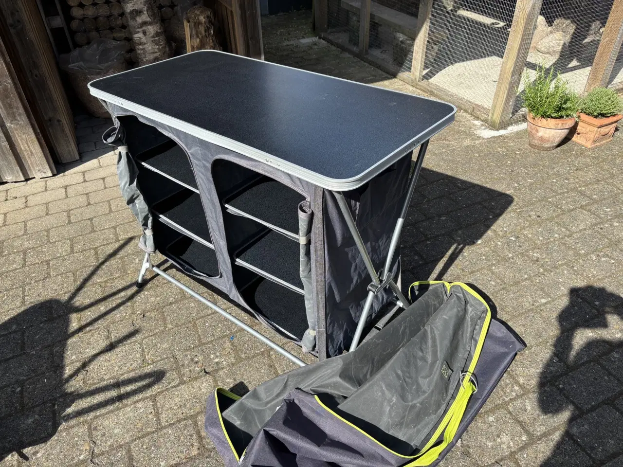 Billede 2 - Campingskabe til fortelt