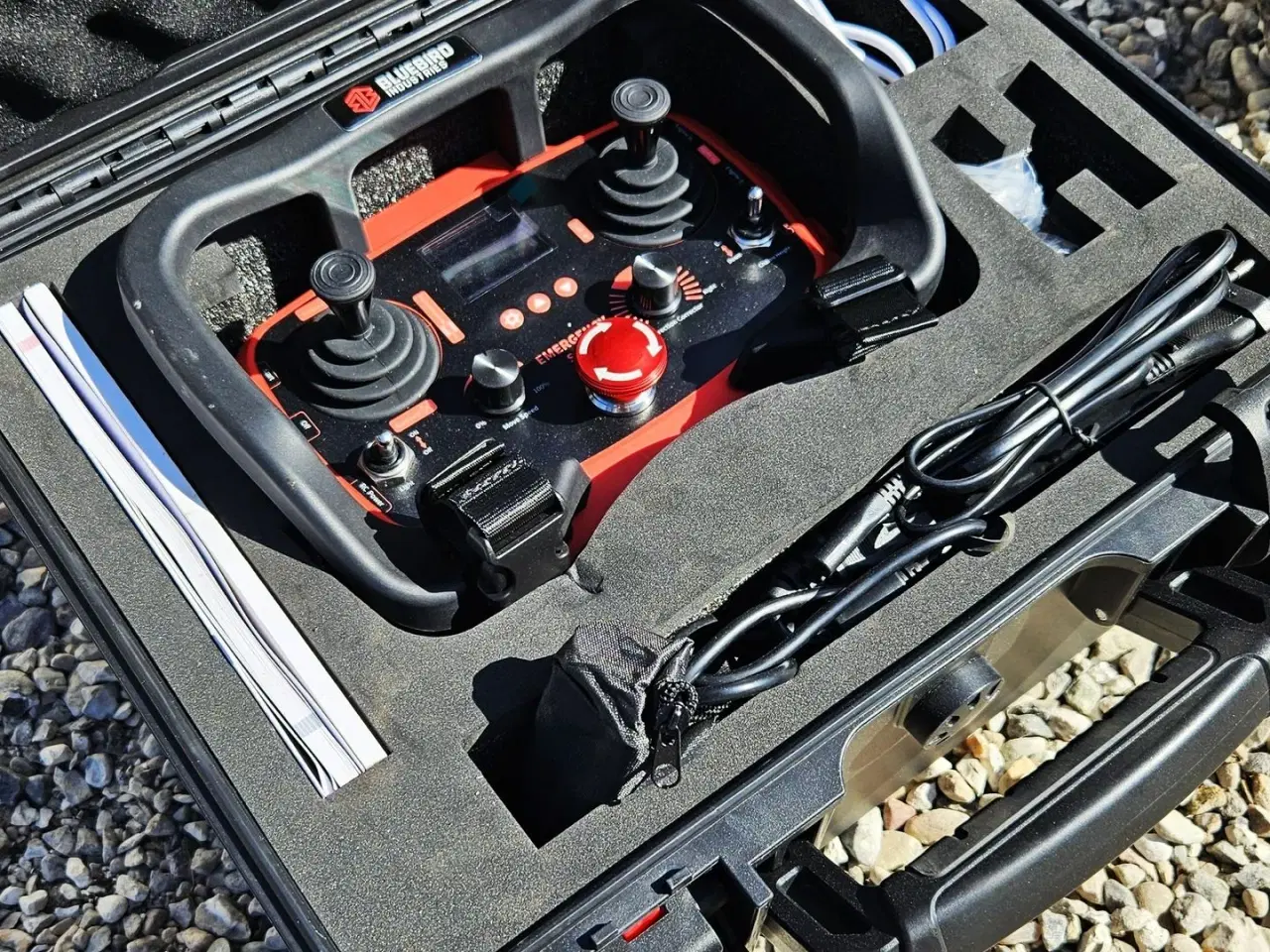 Billede 14 - Bluebird FM 24-70 / fjernstyret skråningsklipper / fabriksny