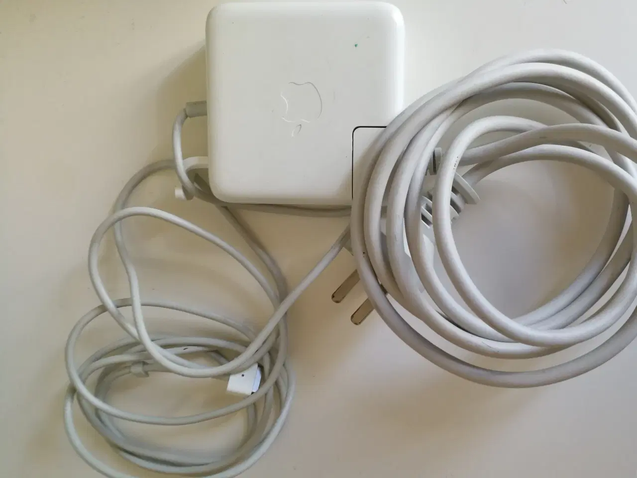 Billede 1 - Strømforsyning til Apple bærbar
