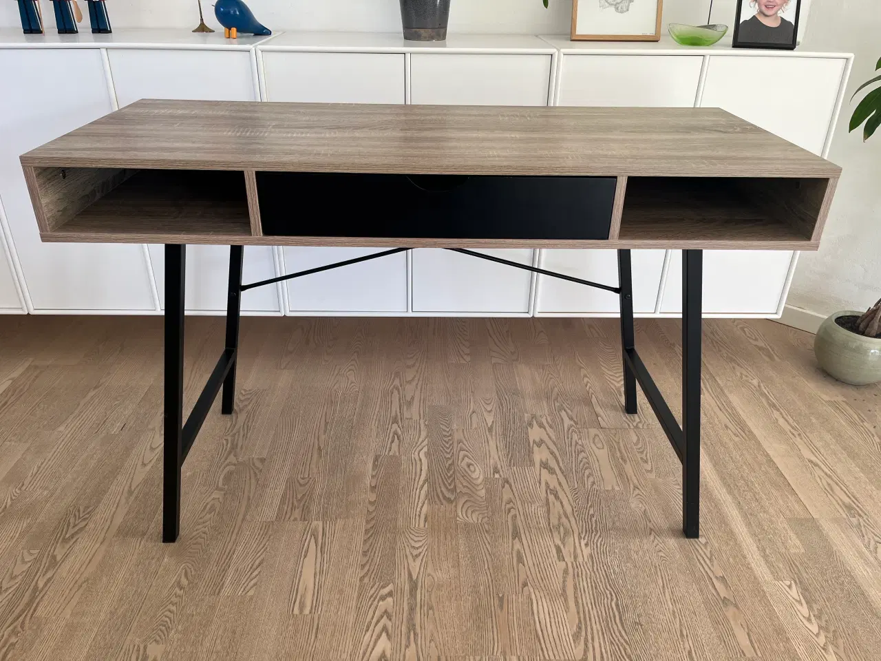 Billede 1 - ABBETVED Skrivebord