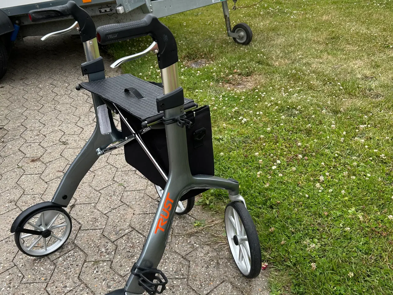 Billede 1 - Rollator 