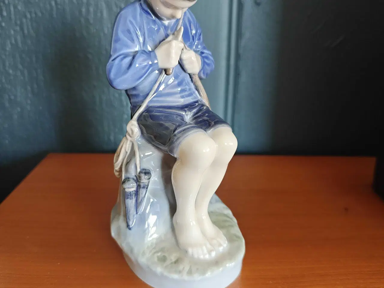 Billede 1 - Royal Copenhagen Figur, Dreng der snitter