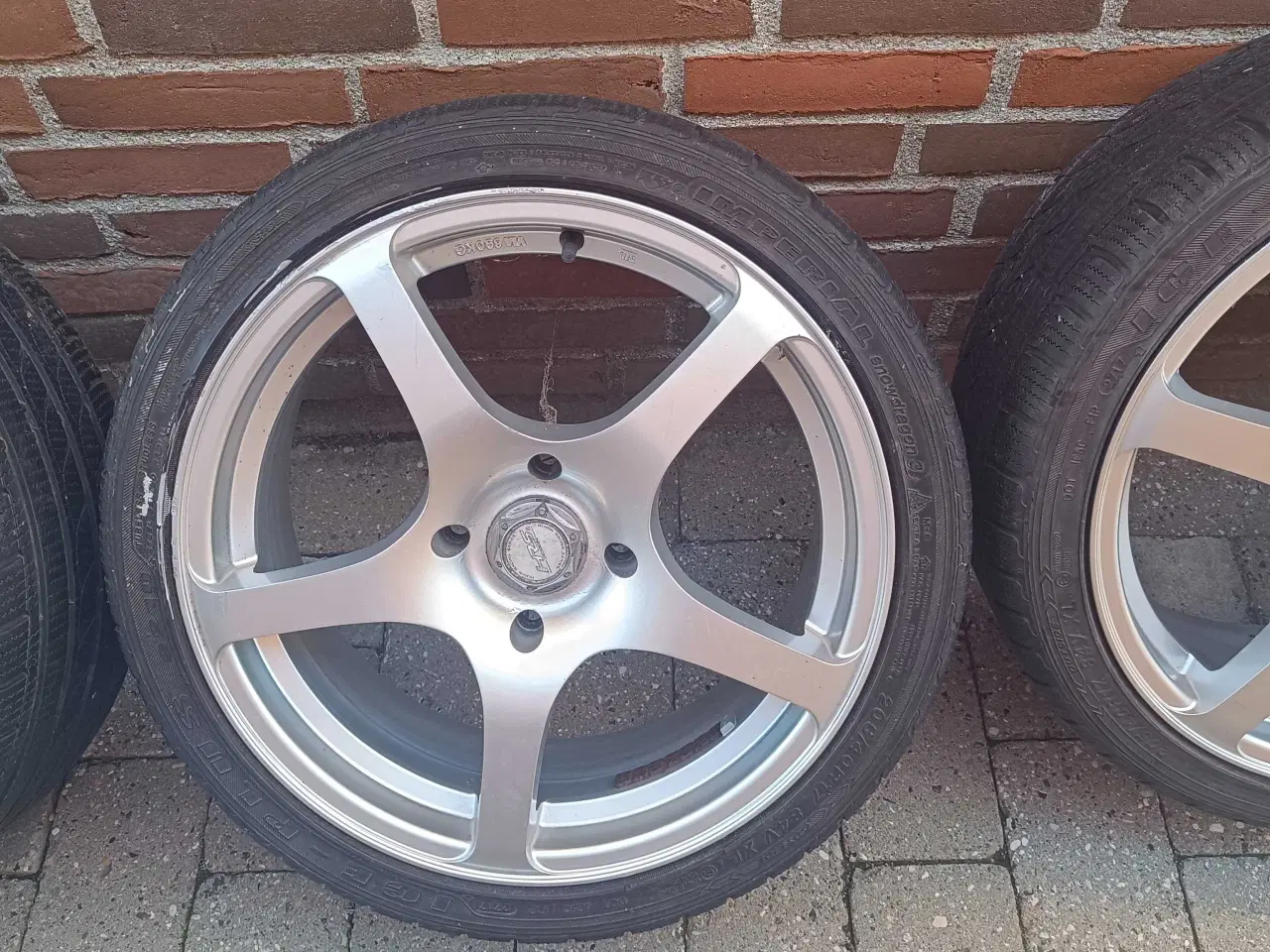 Billede 4 - Alufælge 17" med dæk 205/40-17