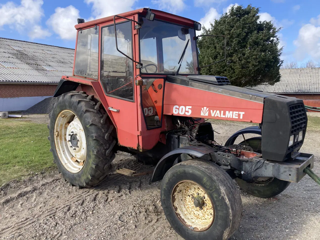 Billede 1 - Valmet 605 ophugges 