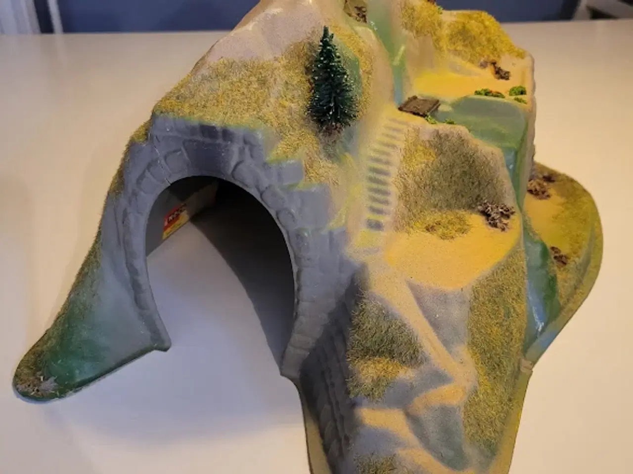 Billede 4 - Tunnel/bjerg til modeltog