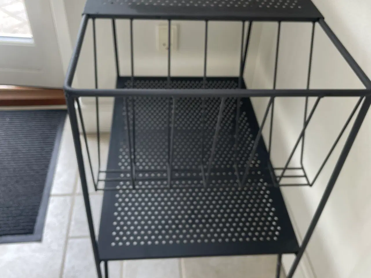 Billede 3 - sort bord med bladholder