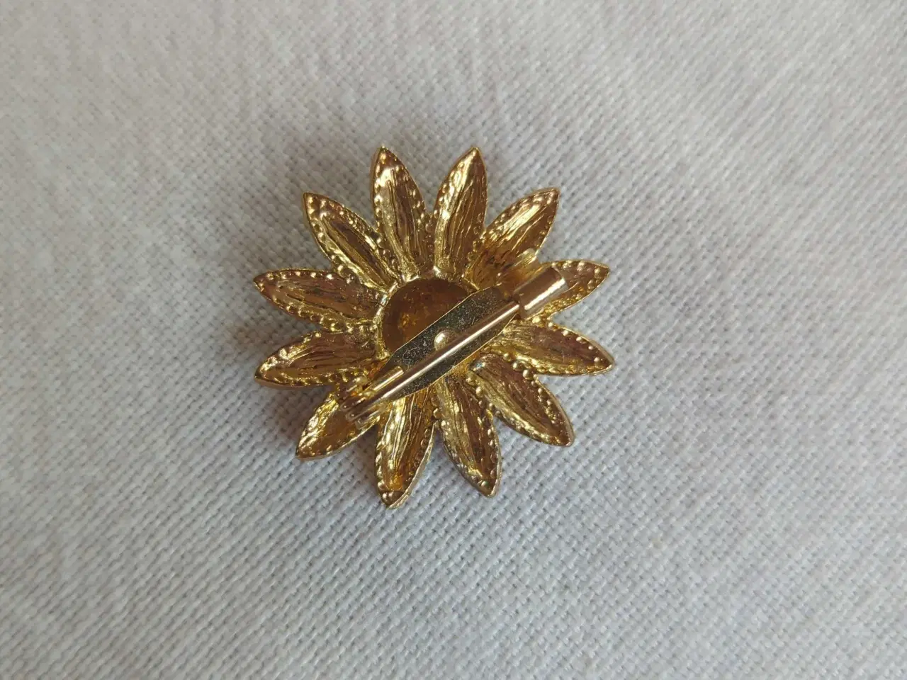 Billede 1 - blomster broche fra Hamida