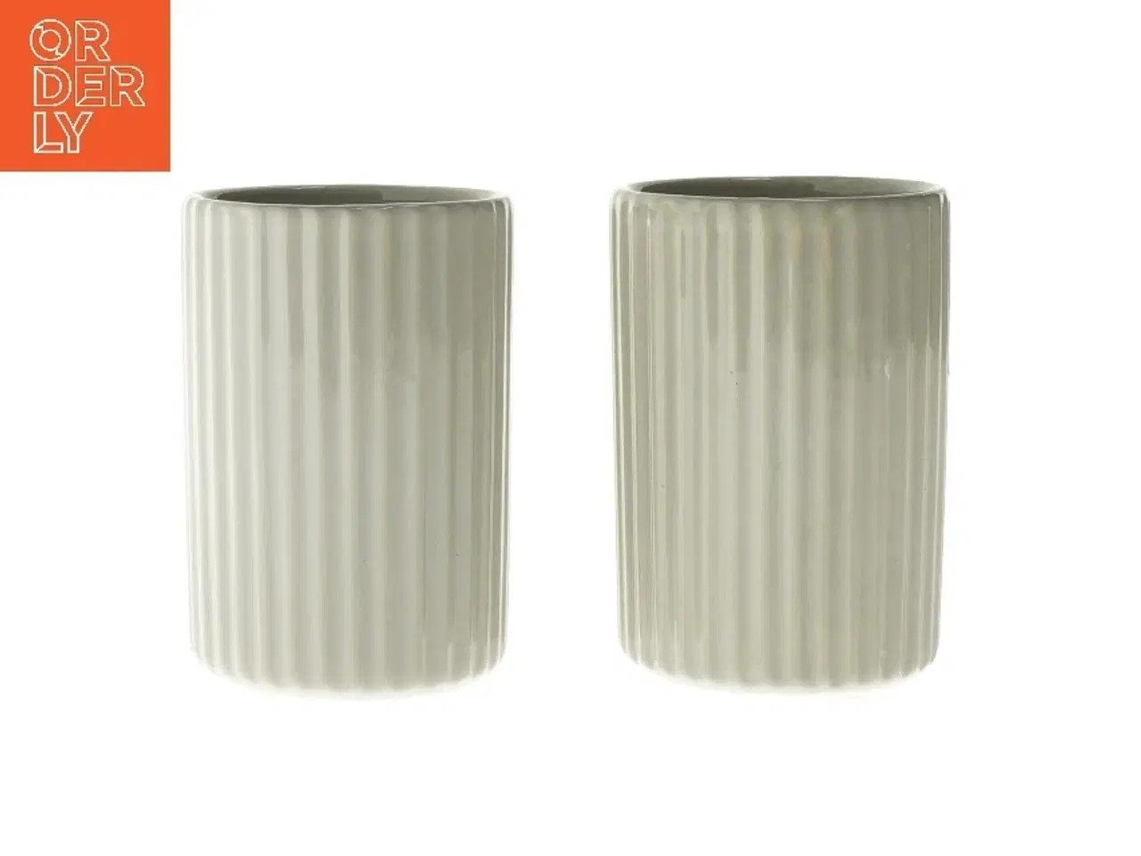 Billede 1 - Sæt med 2 nye vaser fra Queen (str. 2 stk Ø 7,5 cm længde 11 cm)