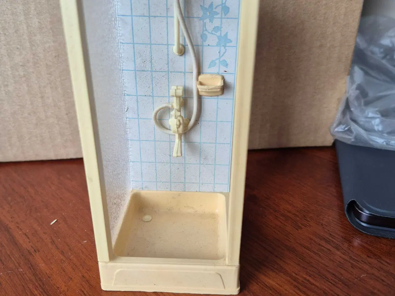 Billede 1 - Dukkehus møbler fra 1988