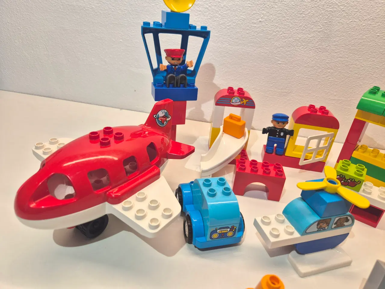 Billede 3 - Duplo Lufthavn, Fly, Mennesker samt forskellige fi