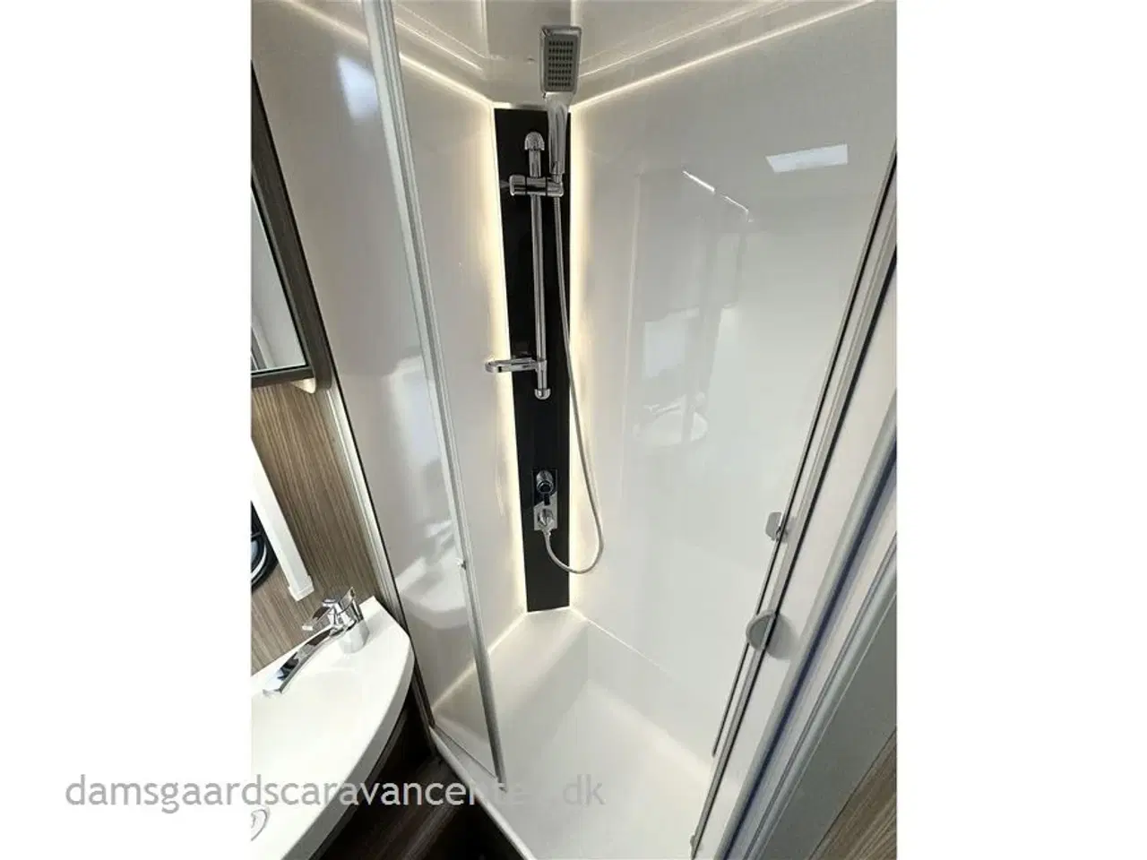 Billede 18 - 2025 - Fendt Tendenza 560 SFDW Alde   Dobbeltseng-ALDE Central.-Gulvvarme-ATC