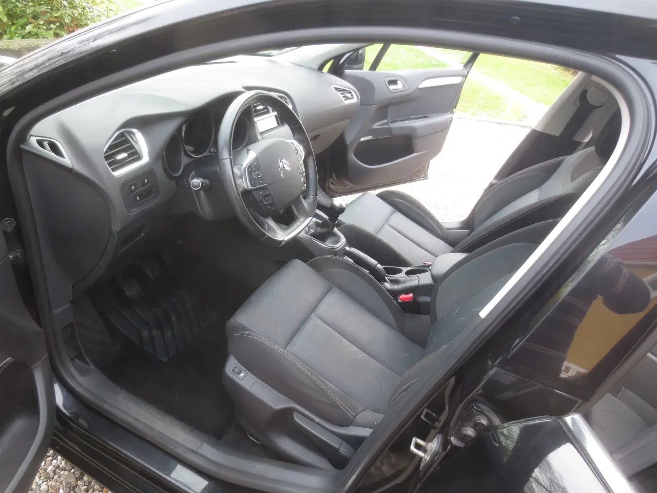 Billede 15 - Citroen C 4 1.6 HDi År 2012. Nysynet. 